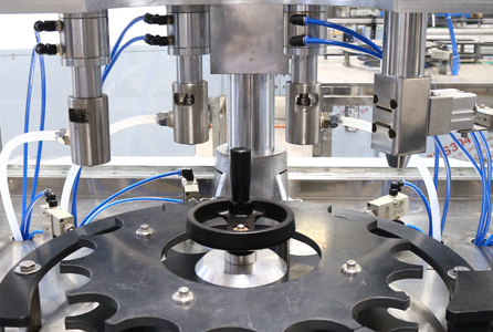 Máquina de enchimento de aerossol QGQ750 Basic Line